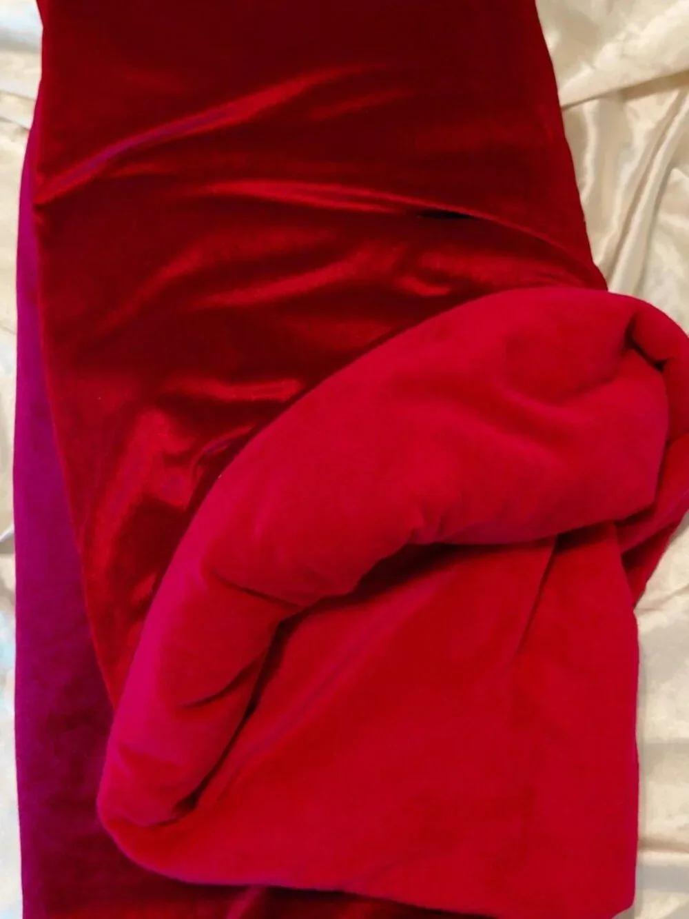 NWT Rachael Zoe Plush Burgundy Holiday Cheer Throw